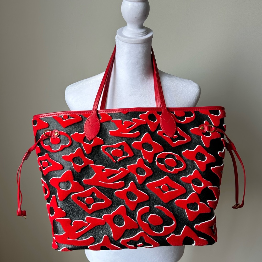 Louis Vuitton Neverfull MM Tote